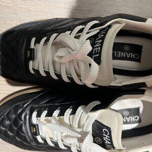 CHANEL SNEAKERS 23